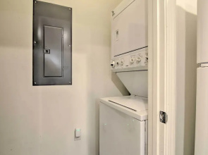 Porch & Community Perks: Walkable Lewes Condo