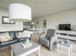 Gorgeous Seaside Apartment