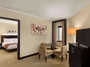 Ramada Plaza by Wyndham Dubai Deira