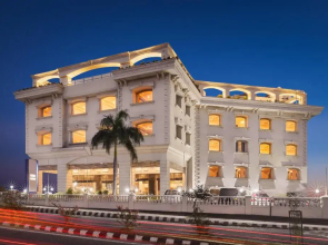 Fortune Inn Riviera Hotel