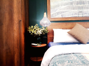 Benzen Boutique Stays Hostel and Apartment