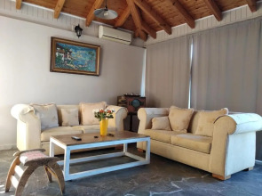 Alternative country house 10 minutes from Athens airport