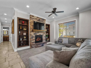 Pool Paradise for Families - Condo for 12 w/ Resort-style Amenities