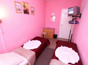 Krasny Kovrik na Pushkinskoy