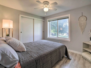 Cozy Ashton Abode w/ Yard - Near Park & Pool!