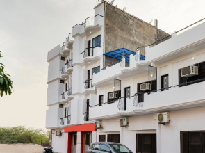 SPOT ON 38567 Hotel Aryan