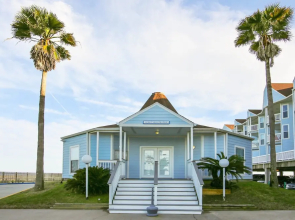 Seascape 2318 1 Bedroom Apts by RedAwning