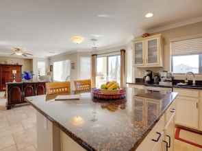 Golfer's Oasis w/ Balcony & BBQ in San Tan Valley