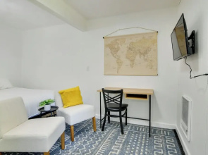 Charming Studio w/ Pool & Table Rock Lake Access!