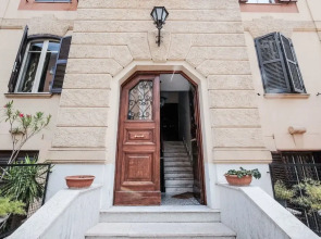 Lush Garden Steps Away from Great Park