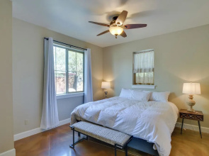 Buena Vista Vacation Home: Hot Tub, Mountain Views