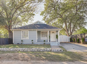 Walk to Cultural District: Fort Worth Home w/ Yard