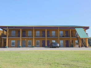 Travelers Inn