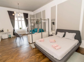 Central Premium Suites - Liberty Square