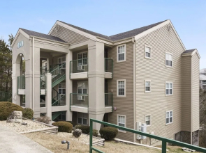 Holiday Hills Getaway - Branson - Golf Resort - Outdoor Pools