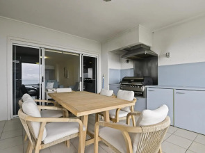 Deep Blue Apartment 1 Tangalooma