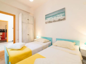 Seafront Villa With Furnished Sun Terrace, Close to the Beach