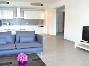 Topaz Apartment