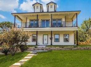 Luxury Granbury Home w/ Game Room: Steps to Lake!