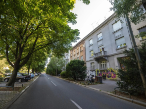 Green Leaf Apartment