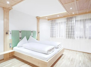 Hotel Alpenstolz