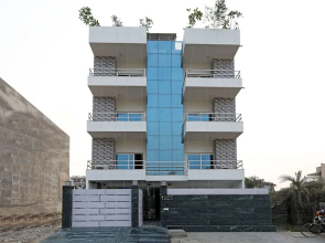 Hotel Golden Leaf By OYO Rooms