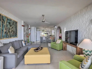 Puerto Vallarta Condo w/ Pool - Walk to La Playa!