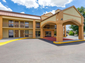 Days Inn by Wyndham Oak Grove/Ft. Campbell