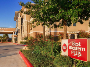 Best Western Plus Lytle Inn & Suites