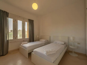 Beautiful Cosy 3 bedroom townhouse in South Marina