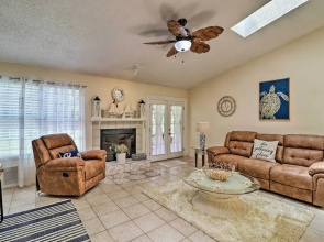 Pet-friendly Amelia Island Home ~ 1 Mi to Beach!