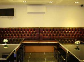 Exhibition Court Hotel 4