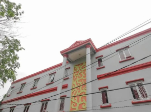 RedDoorz Plus near Budi Luhur University Jakarta