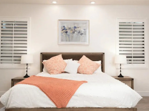 Luxury Resort Style Living w/ Pool & Jacuzzi