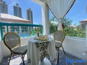 Yining Qingjushe Homestay