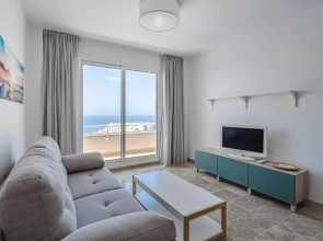 Amazing apartment with sea views PA06