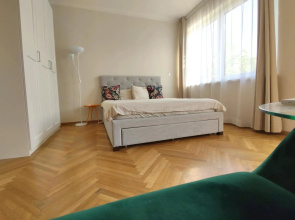 4 bedroom apartment in city center with air conditioning