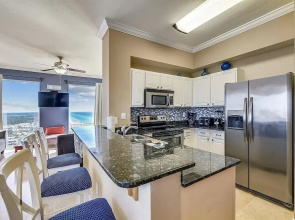 Tidewater Resort 2918-1 Bedroom/1Bath+Bunks. Corner Balcony, Great View! Updated & Clean! 1 Condo by RedAwning