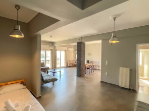 Alimos Sea View Family Apartment