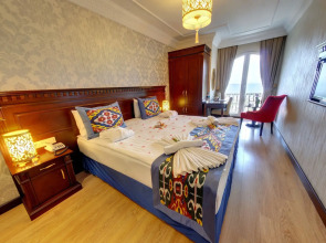 The Magnaura Palace Hotel