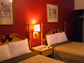 Mac's Motel