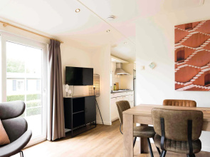 Nice chalet with microwave, Wageningen at 3.5 km.