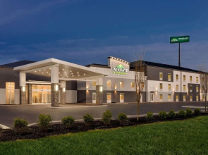 Vista Inn and Suites Murfreesboro
