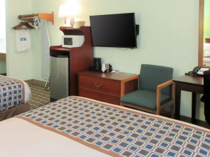 Super 8 by Wyndham Chisago City