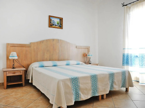 Apartment in Tamarispa With Garden Furniture