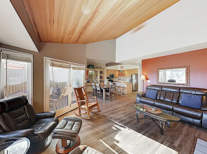 Refined 3BR Golf Resort Condo 3 Bedrooms 2 Bathrooms Condo