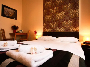 Iris Aparthotel