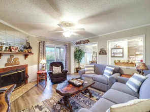 Hike, Golf & Ski: Beech Mtn Condo w/ Resort Perks!