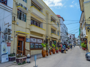 Tembo House Hotel & Apartments