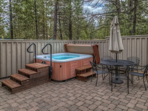 9 Hoodoo Home with XBOX 360 and Private Hot Tub by RedAwning